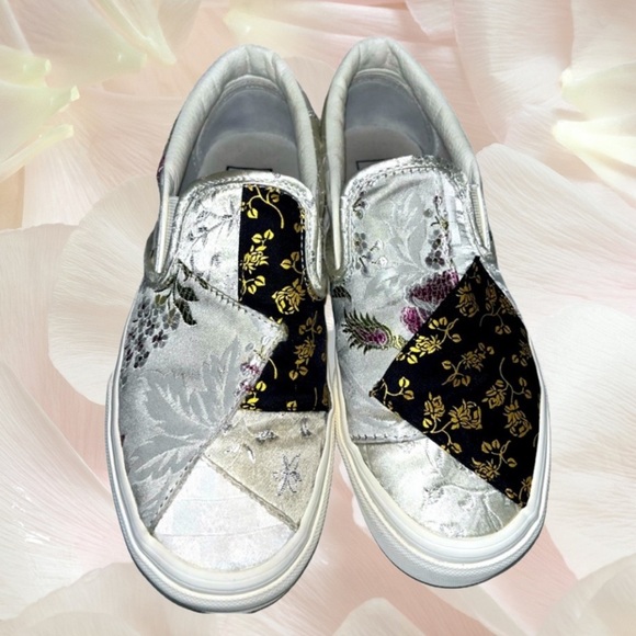 VANS CLASSIC SLIP-ON (BROCADE) PATCHWORK / TRUE WHITE Women’s 6.5. - Picture 1 of 9